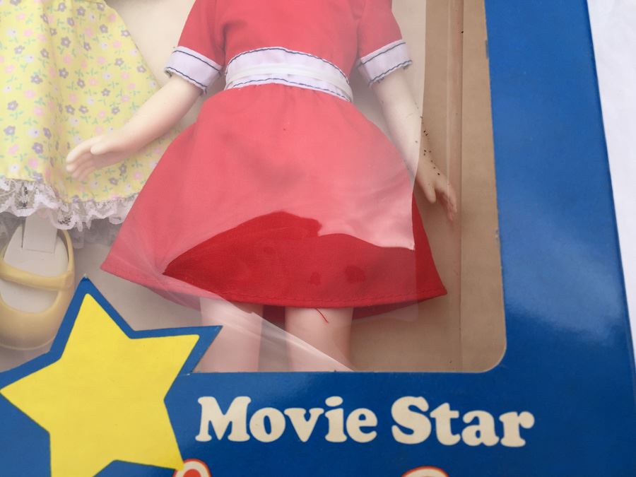 Movie Star Annie Doll With Party Dress And Shoes New In Box Knickerbocker Vintage 1982 [Photo 4]