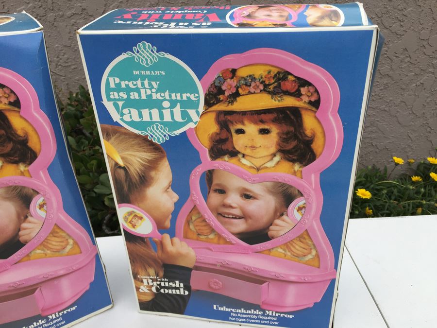 Durham's Pretty As A Picture Vanity New In Box Vintage 1979 [Photo 4]