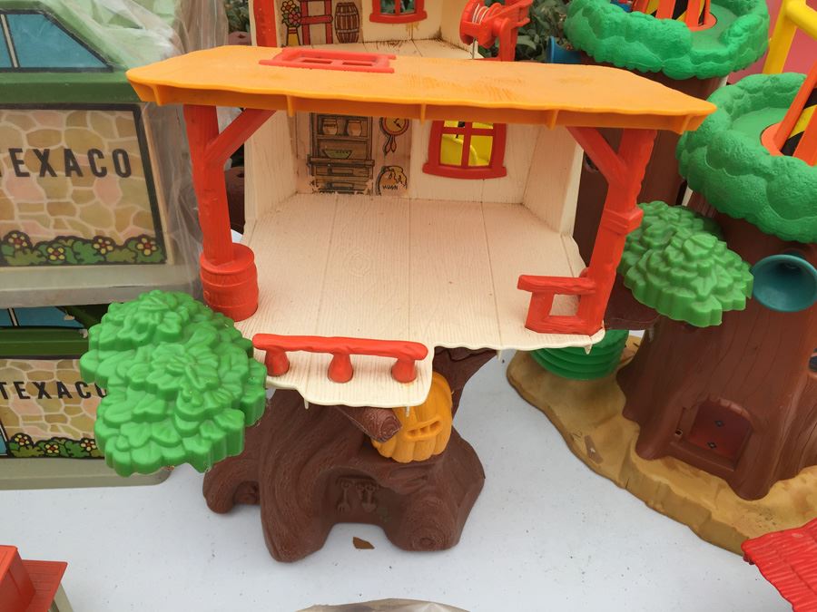 Huge Lot Of Various Playsets Including Playschool And Several Romper Room Weebles Haunted House Playsets [Photo 26]