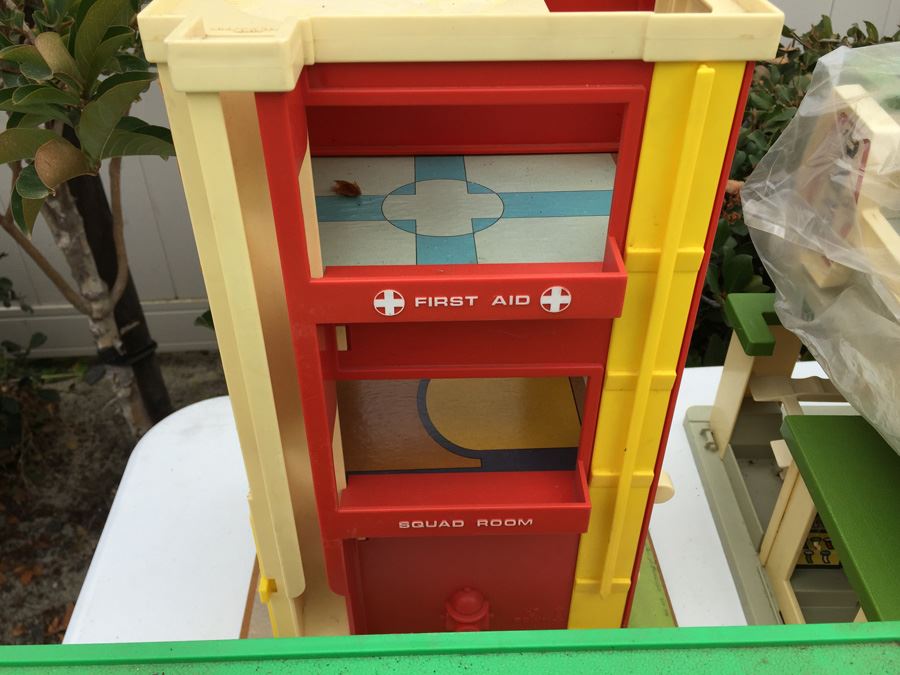 Huge Lot Of Various Playsets Including Playschool And Several Romper Room Weebles Haunted House Playsets [Photo 11]