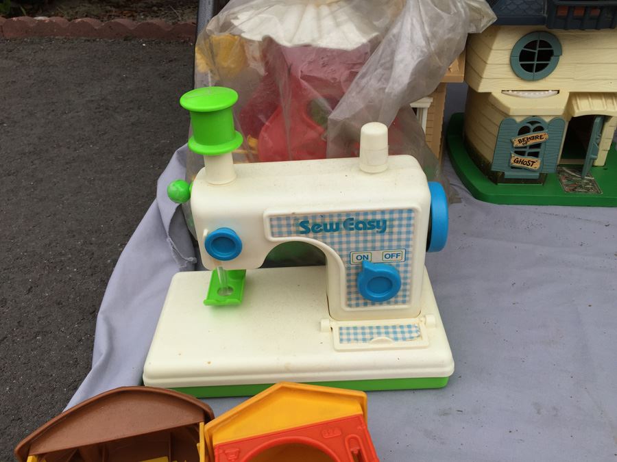 Huge Lot Of Various Playsets Including Playschool And Several Romper Room Weebles Haunted House Playsets [Photo 60]