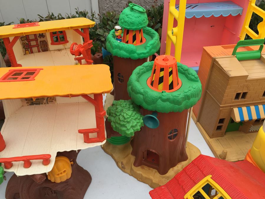 Huge Lot Of Various Playsets Including Playschool And Several Romper Room Weebles Haunted House Playsets [Photo 30]