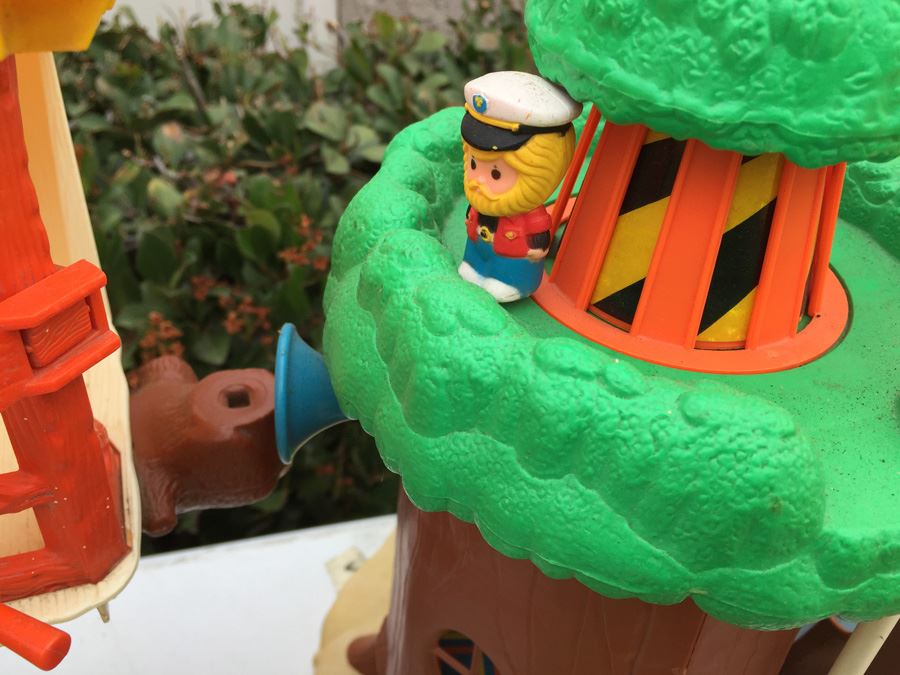 Huge Lot Of Various Playsets Including Playschool And Several Romper Room Weebles Haunted House Playsets [Photo 33]