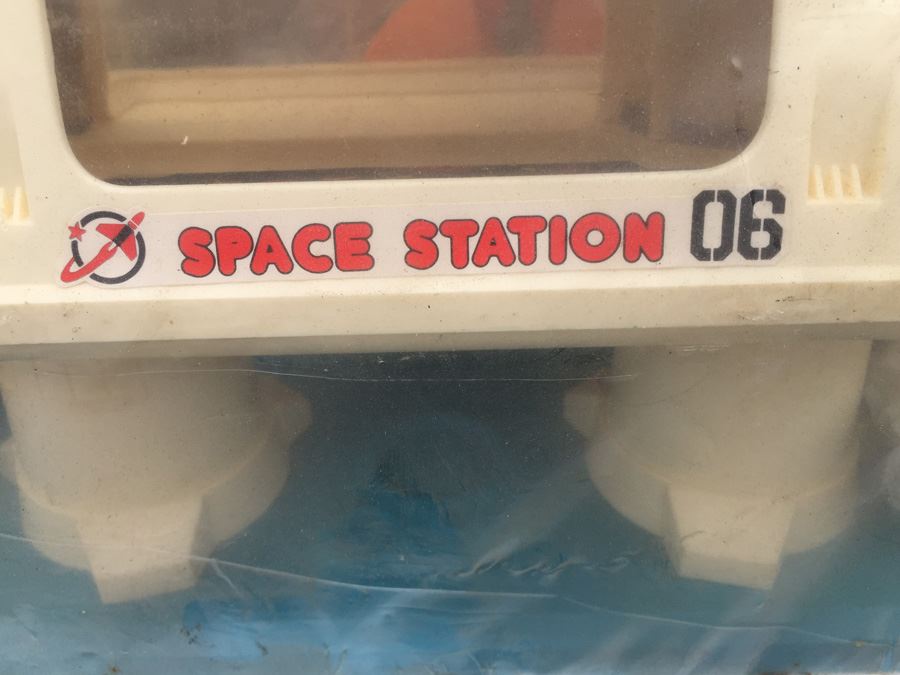 Huge Lot Of Various Playsets Including Playschool And Several Romper Room Weebles Haunted House Playsets [Photo 21]