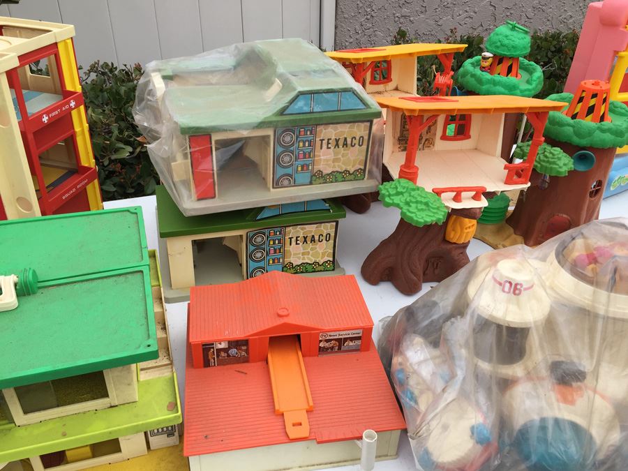 Huge Lot Of Various Playsets Including Playschool And Several Romper Room Weebles Haunted House Playsets [Photo 63]