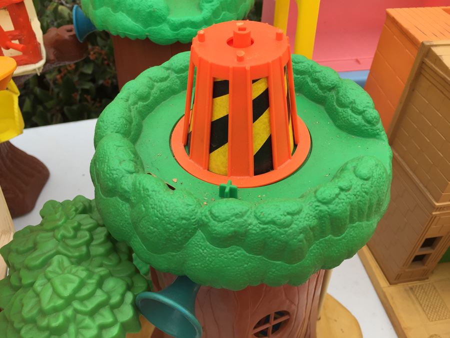 Huge Lot Of Various Playsets Including Playschool And Several Romper Room Weebles Haunted House Playsets [Photo 31]