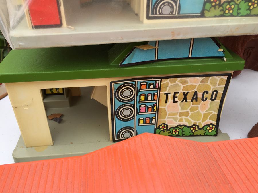 Huge Lot Of Various Playsets Including Playschool And Several Romper Room Weebles Haunted House Playsets [Photo 16]