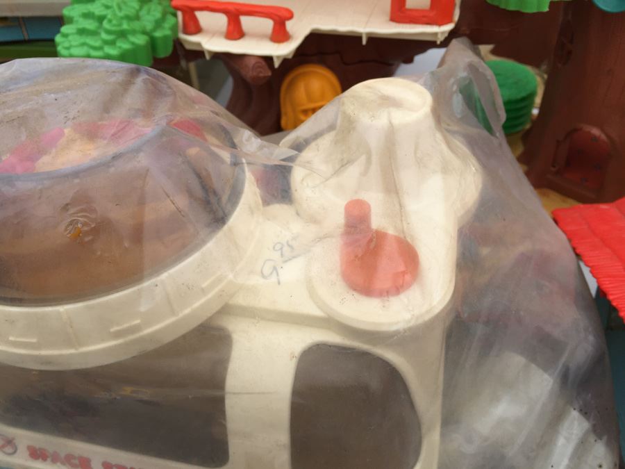 Huge Lot Of Various Playsets Including Playschool And Several Romper Room Weebles Haunted House Playsets [Photo 23]