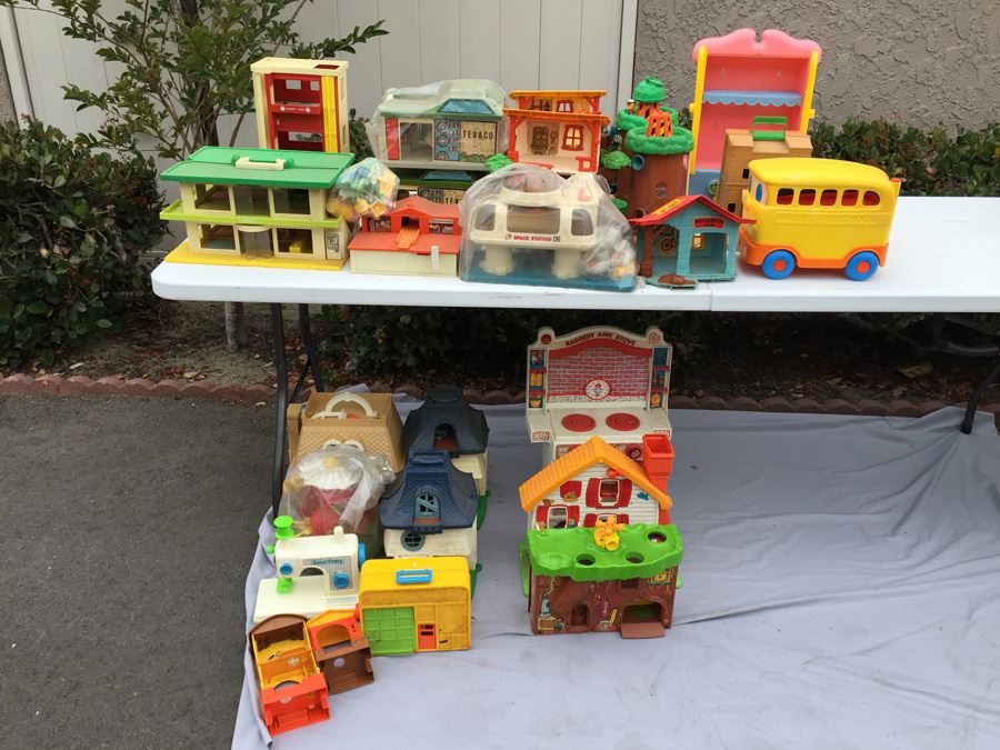 Huge Lot Of Various Playsets Including Playschool And Several Romper Room Weebles Haunted House Playsets [Photo 1]