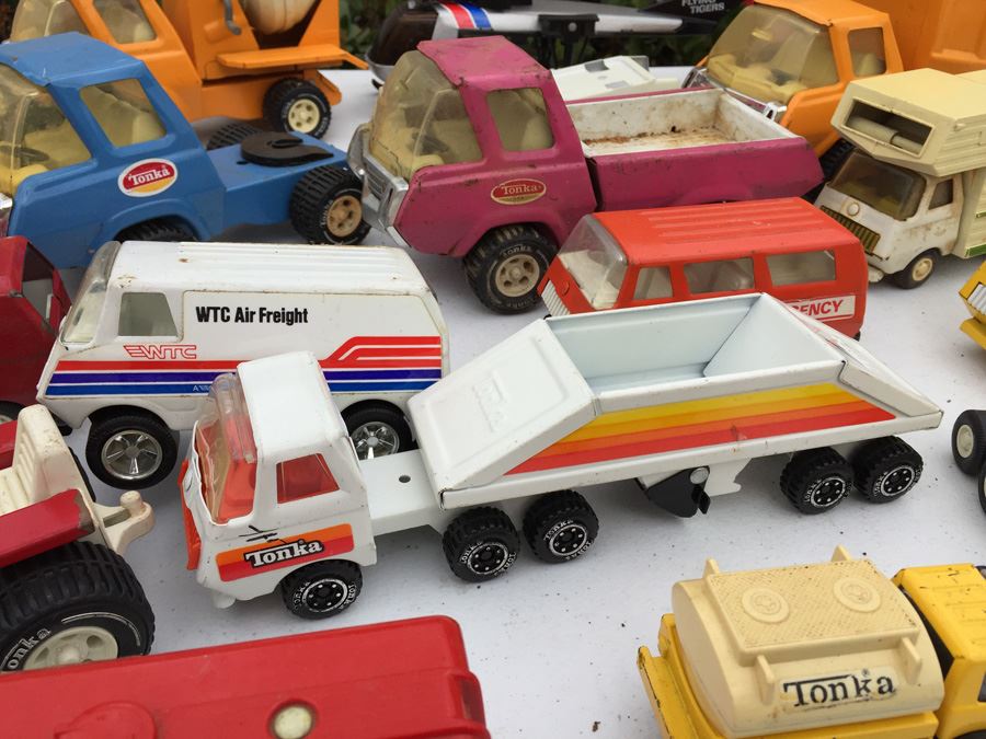 HUGE Lot Of Vintage TONKA Trucks And TONKA Vehicles [Photo 32]