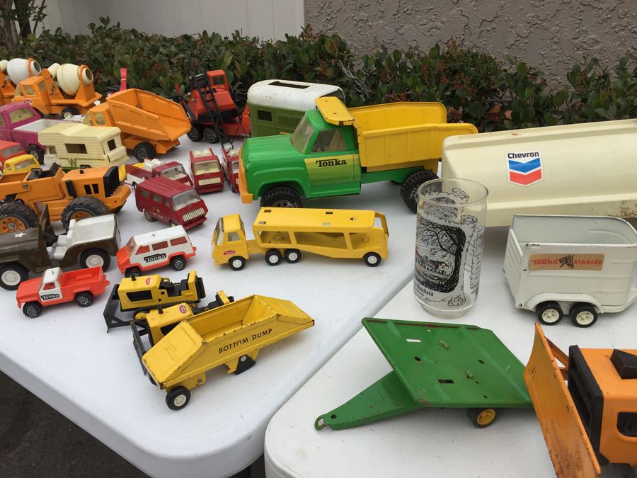 HUGE Lot Of Vintage TONKA Trucks And TONKA Vehicles [Photo 5]