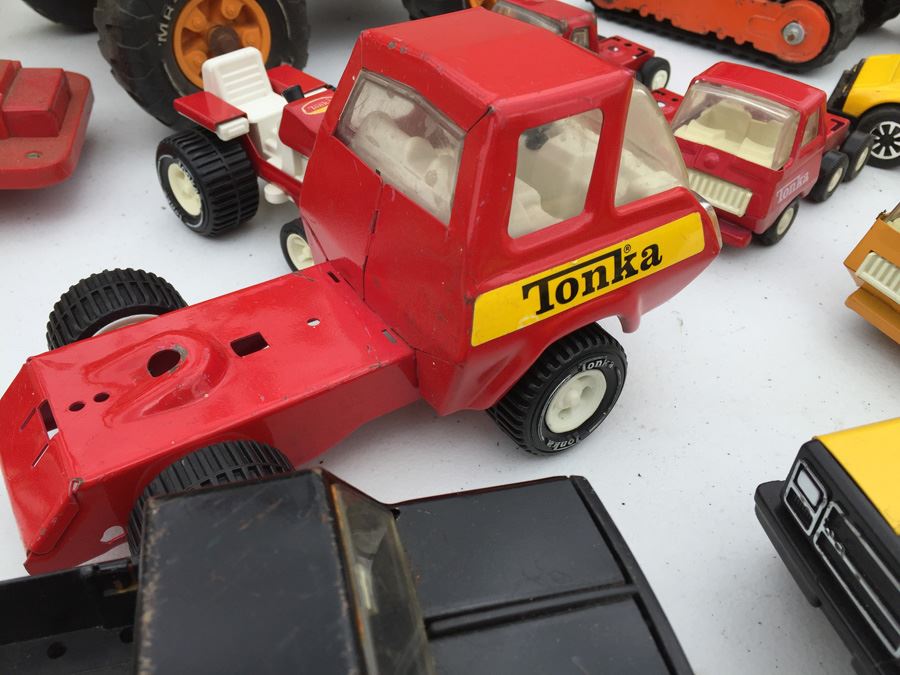 HUGE Lot Of Vintage TONKA Trucks And TONKA Vehicles [Photo 14]