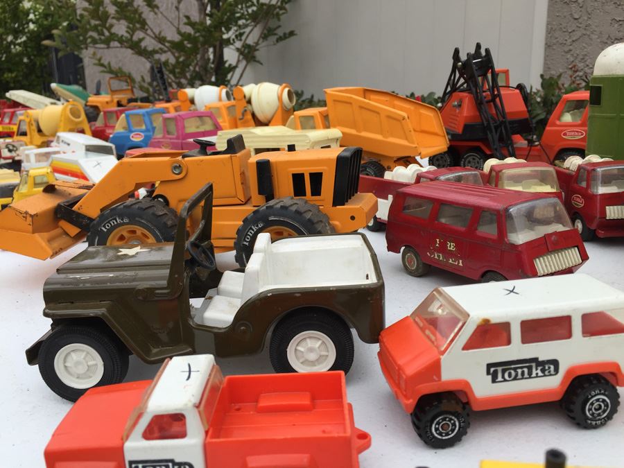 HUGE Lot Of Vintage TONKA Trucks And TONKA Vehicles [Photo 3]