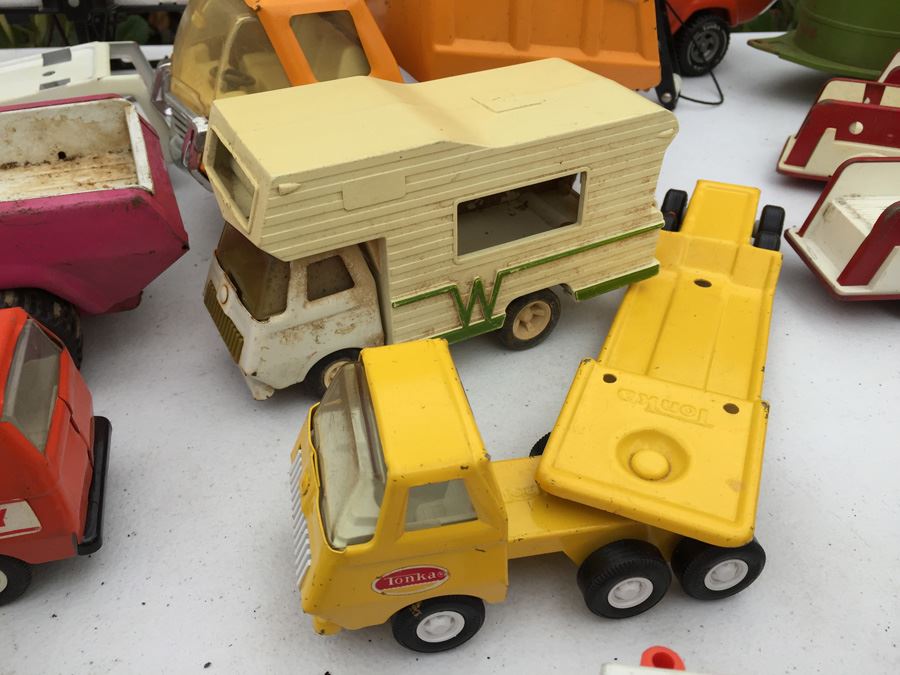 HUGE Lot Of Vintage TONKA Trucks And TONKA Vehicles [Photo 37]