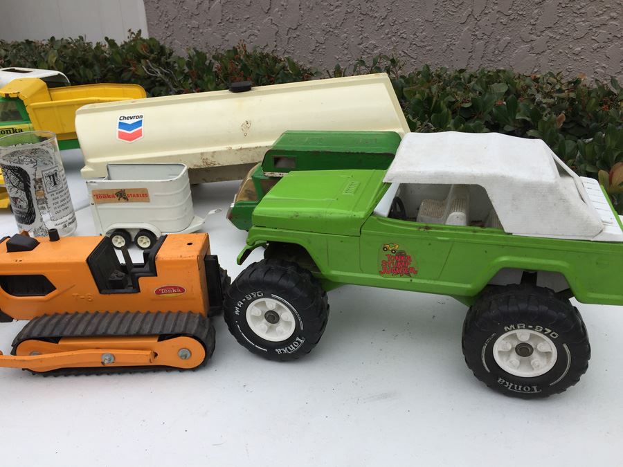 HUGE Lot Of Vintage TONKA Trucks And TONKA Vehicles [Photo 6]
