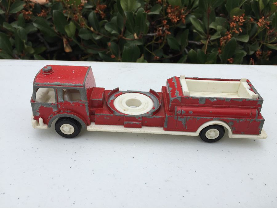 Vintage TOOTSIETOY Cars, Vehicles, Jeeps, Trucks And Ship Lot  [Photo 8]