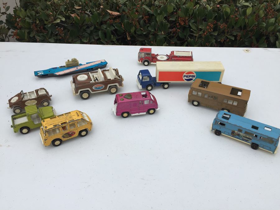 Vintage TOOTSIETOY Cars, Vehicles, Jeeps, Trucks And Ship Lot 