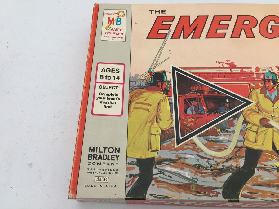 Vintage The Emergency! Game Firefighters Milton Bradley 1974 [Photo 3]