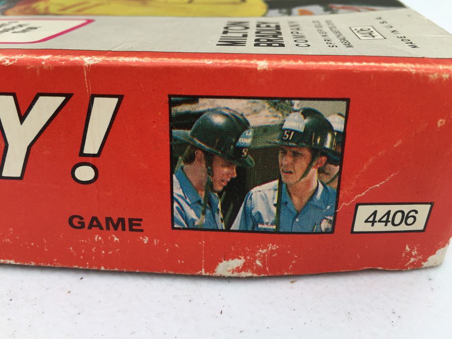 Vintage The Emergency! Game Firefighters Milton Bradley 1974 [Photo 4]