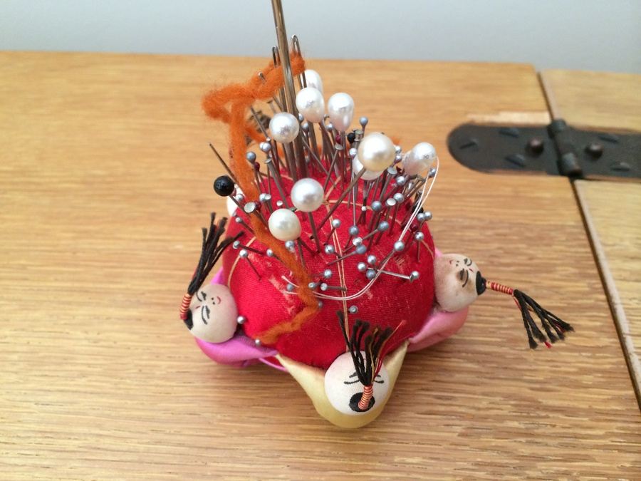 Vintage Singer 201-2 Sewing Machine w/ Cabinet, Manual, and Lot of Sewing Materials [Photo 11]