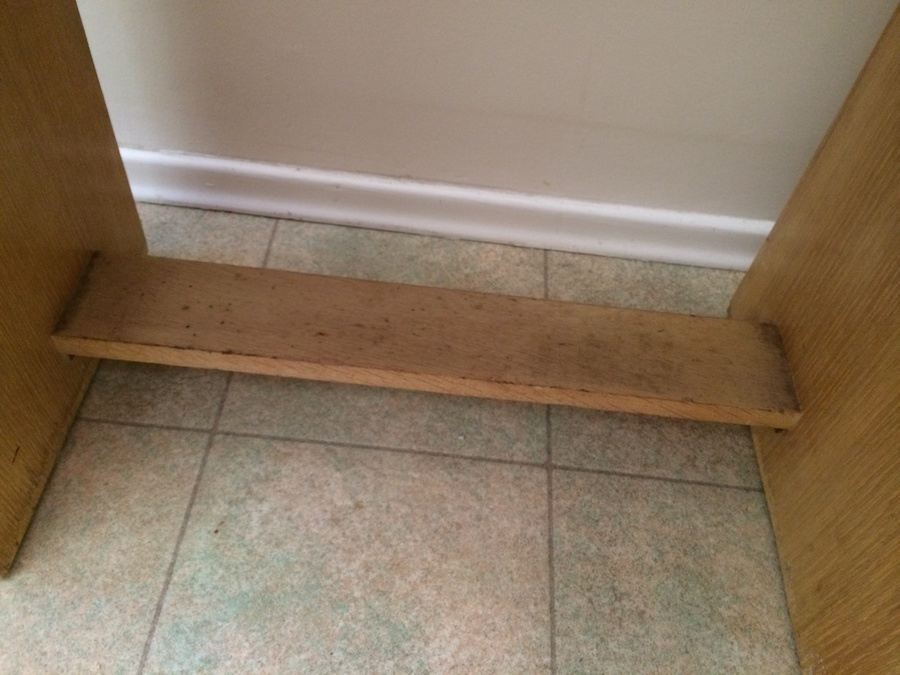 Vintage Singer 201-2 Sewing Machine w/ Cabinet, Manual, and Lot of Sewing Materials [Photo 17]