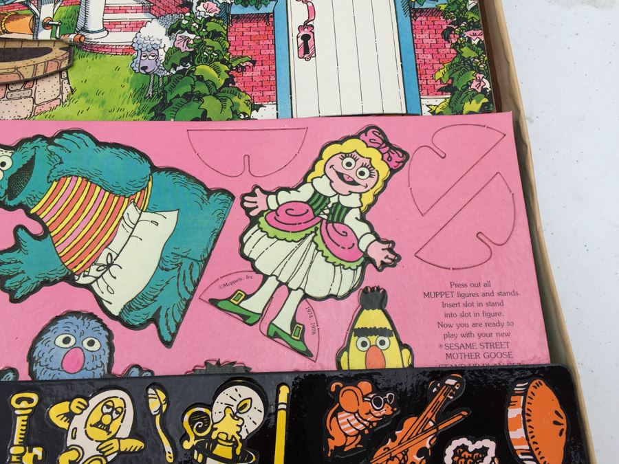 The Sesame Street Mother Goose Stand Up Play Set Colorforms Toy Featuring Jim Henson's Muppets Vintage 1978 [Photo 11]