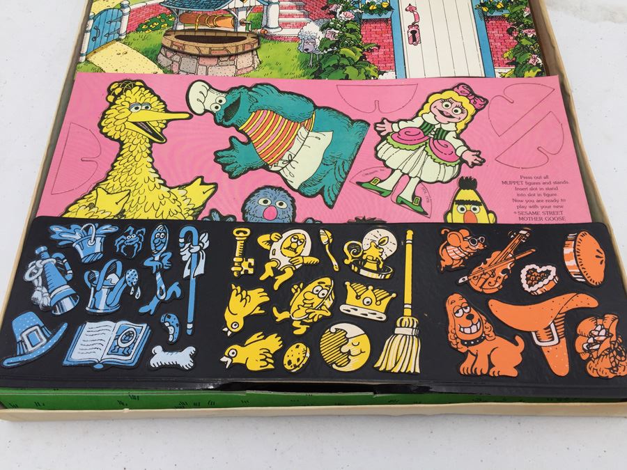 The Sesame Street Mother Goose Stand Up Play Set Colorforms Toy Featuring Jim Henson's Muppets Vintage 1978 [Photo 9]