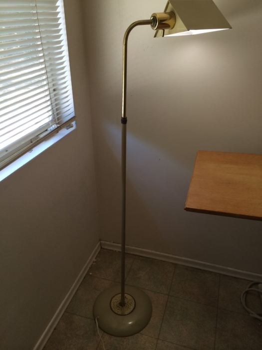 Retro Adjustable Floor Lamp [Photo 3]