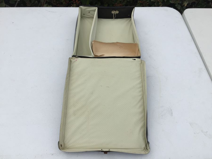 Vintage Black Barbie Doll Carrying Case Mattel Vintage 1963 [Photo 9]