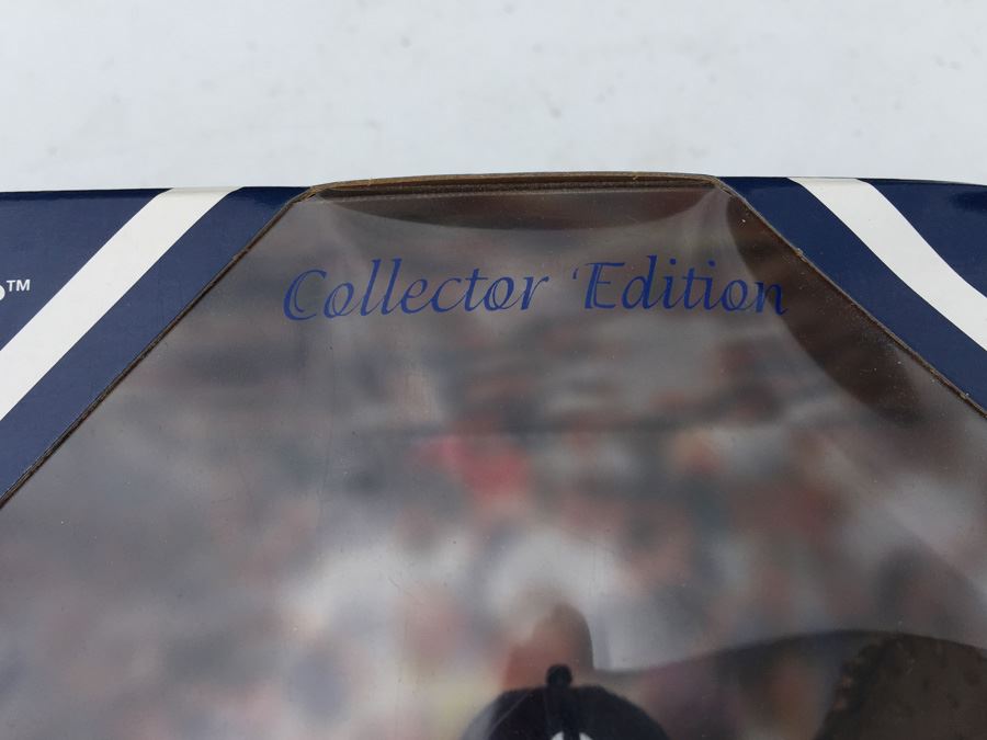 New York Yankies Barbie New In Box Mattel Vintage 1999 [Photo 4]