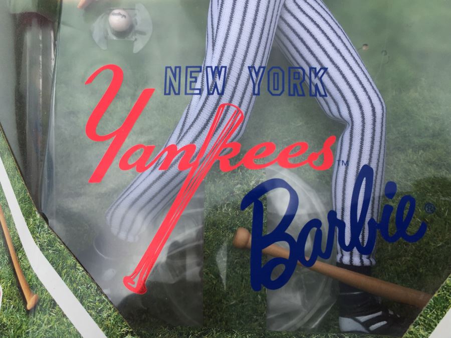 New York Yankies Barbie New In Box Mattel Vintage 1999 [Photo 3]