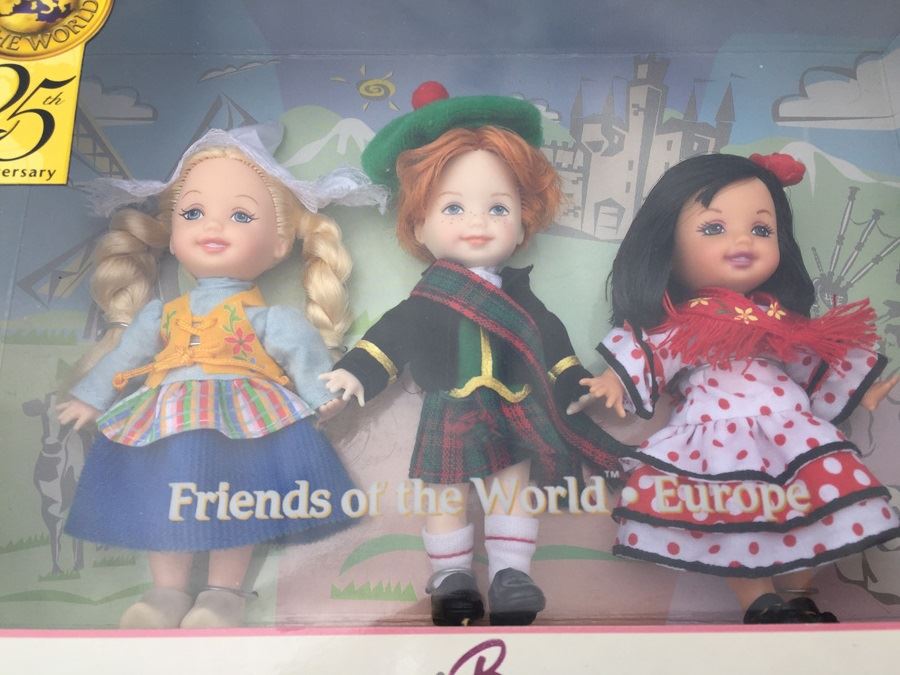 Pink Label Friends Of The World Europe Barbie Dolls New In Box Mattel 2004 [Photo 6]