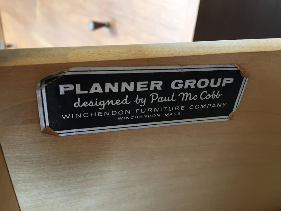 Planner Group Designed By Paul McCobb Mid-Century Modern Bedroom Set Chest Of Drawers And Nightstands [Photo 20]
