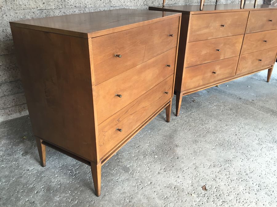 Planner Group Designed By Paul McCobb Mid-Century Modern Bedroom Set Chest Of Drawers And Nightstands [Photo 16]