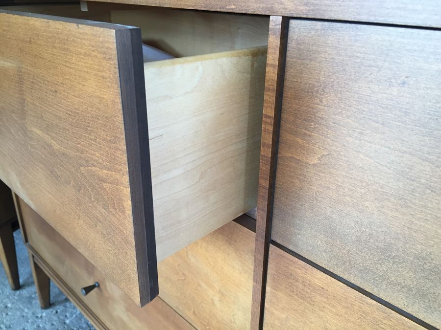 Planner Group Designed By Paul McCobb Mid-Century Modern Bedroom Set Chest Of Drawers And Nightstands [Photo 25]