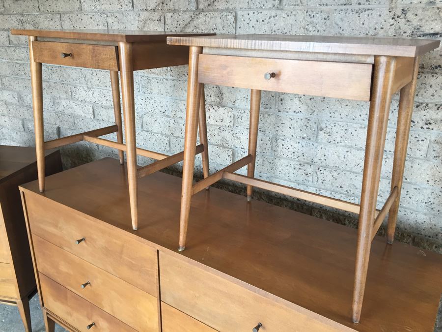 Planner Group Designed By Paul McCobb Mid-Century Modern Bedroom Set Chest Of Drawers And Nightstands [Photo 15]