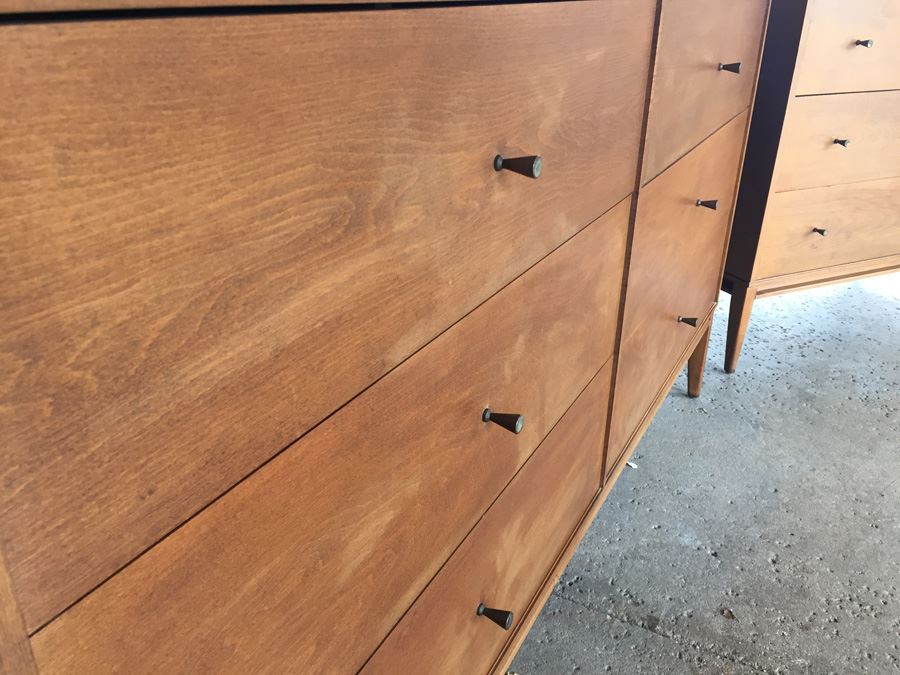 Planner Group Designed By Paul McCobb Mid-Century Modern Bedroom Set Chest Of Drawers And Nightstands [Photo 19]