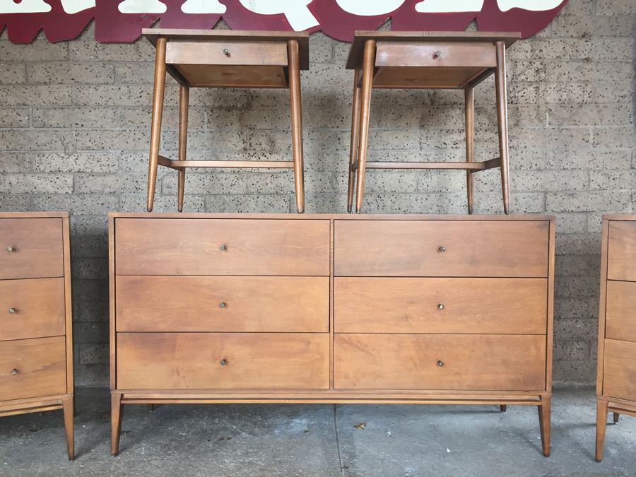 Planner Group Designed By Paul McCobb Mid-Century Modern Bedroom Set Chest Of Drawers And Nightstands [Photo 5]