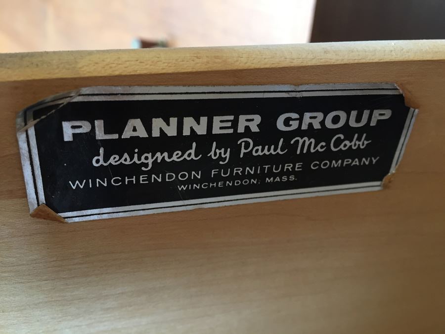 Planner Group Designed By Paul McCobb Mid-Century Modern Bedroom Set Chest Of Drawers And Nightstands [Photo 21]