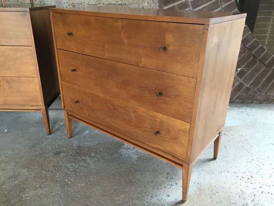 Planner Group Designed By Paul McCobb Mid-Century Modern Bedroom Set Chest Of Drawers And Nightstands [Photo 13]