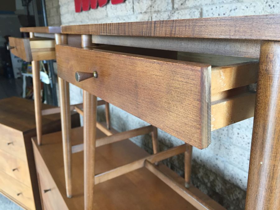 Planner Group Designed By Paul McCobb Mid-Century Modern Bedroom Set Chest Of Drawers And Nightstands [Photo 23]