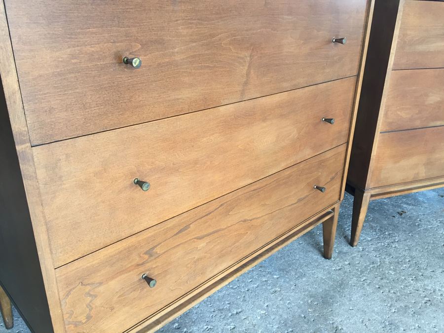 Planner Group Designed By Paul McCobb Mid-Century Modern Bedroom Set Chest Of Drawers And Nightstands [Photo 18]