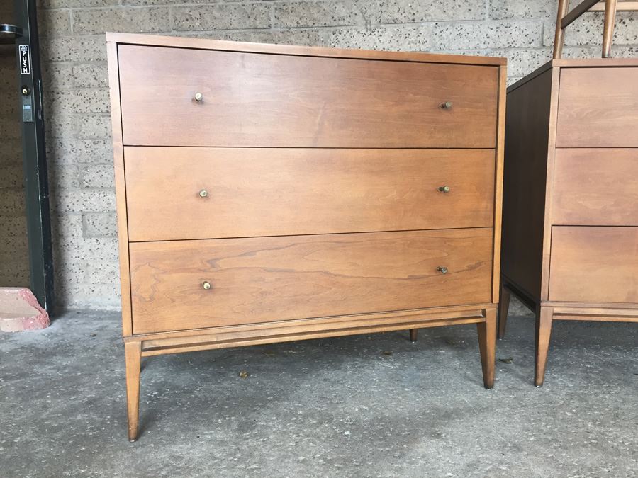 Planner Group Designed By Paul McCobb Mid-Century Modern Bedroom Set Chest Of Drawers And Nightstands [Photo 6]