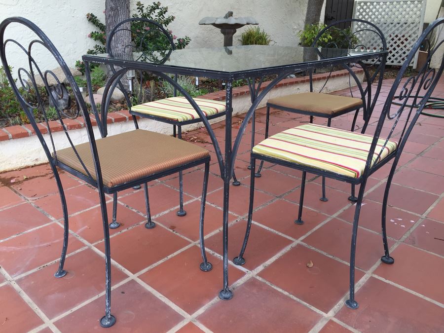 Outdoor Wrought Iron Table With Four Chairs [Photo 4]