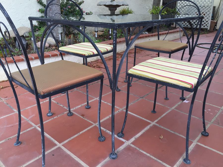 Outdoor Wrought Iron Table With Four Chairs [Photo 5]