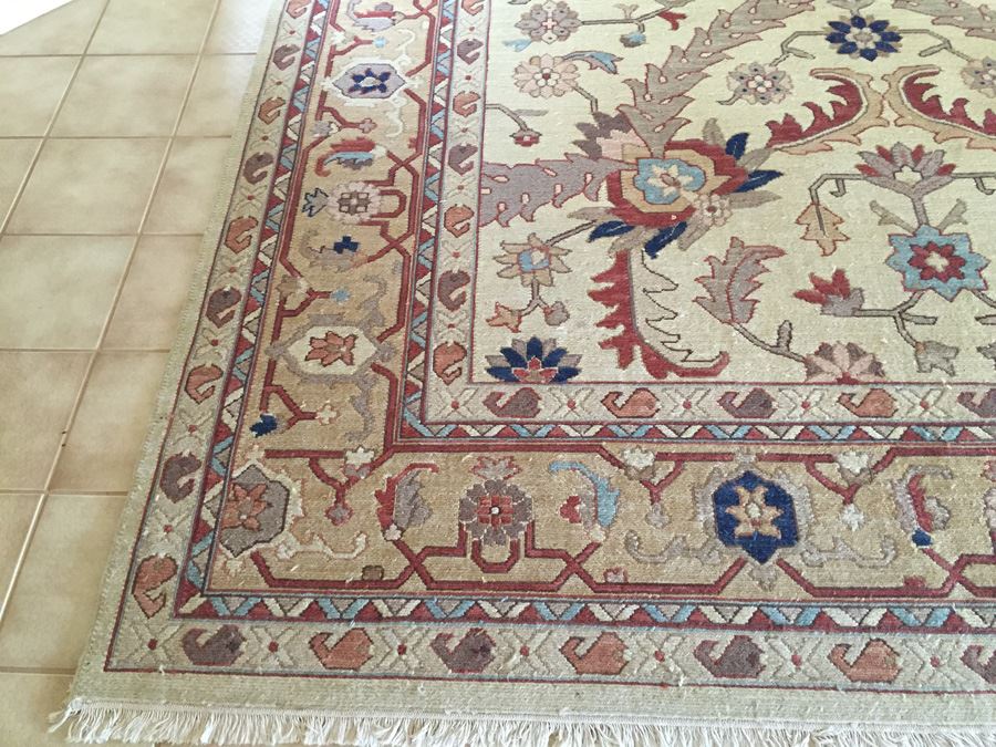 Flat-Woven Persian Area Rug Measures [Photo 4]