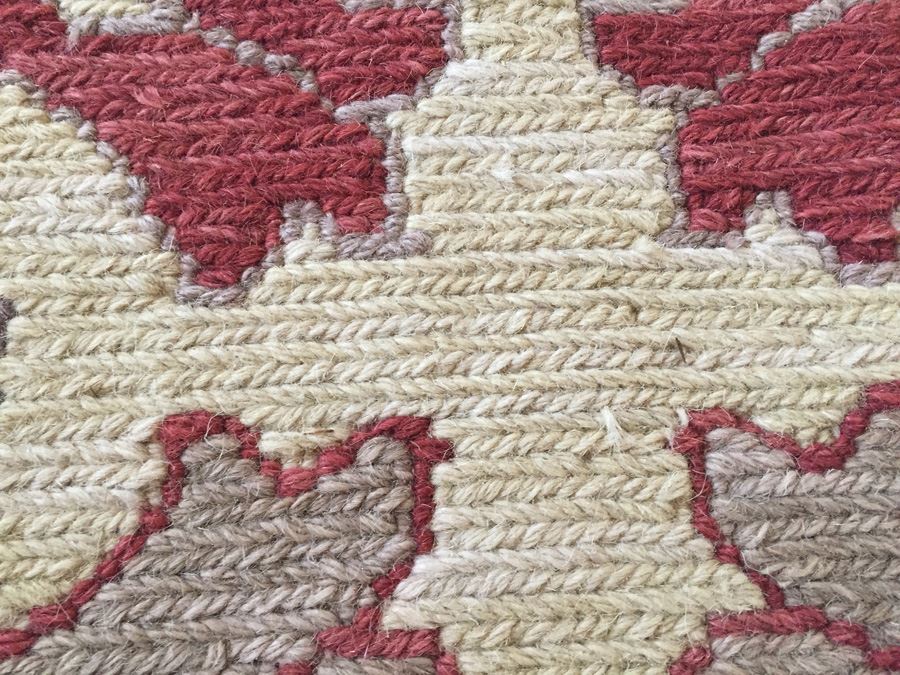 Flat-Woven Persian Area Rug Measures [Photo 2]