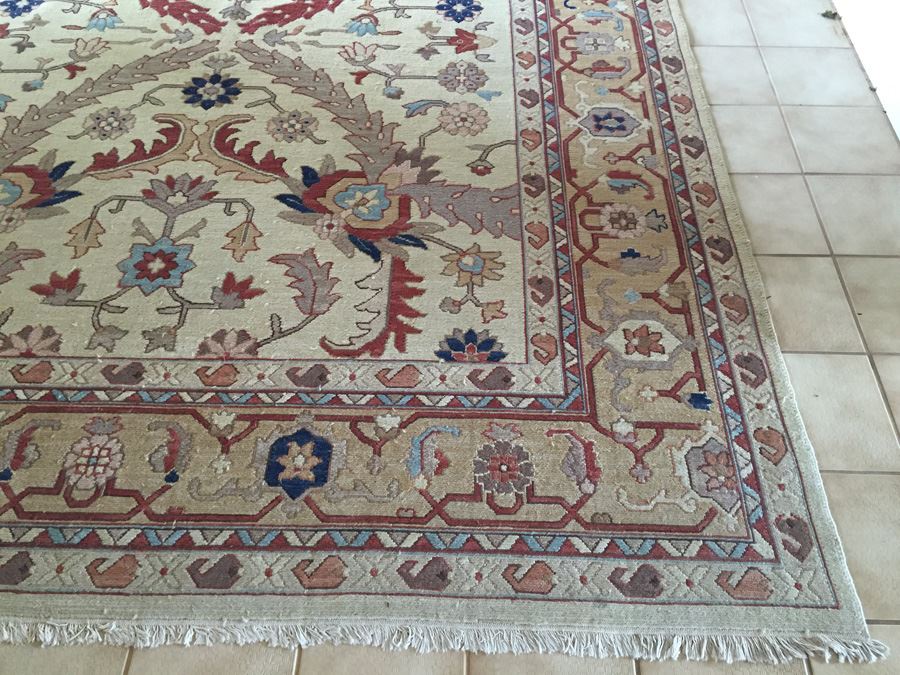 Flat-Woven Persian Area Rug Measures [Photo 5]