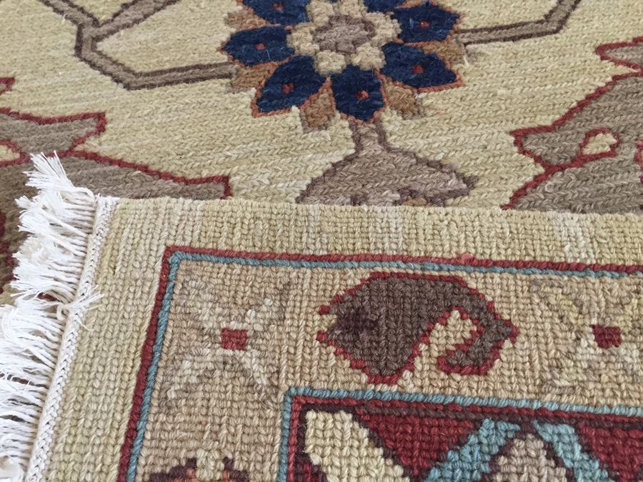 Flat-Woven Persian Area Rug Measures [Photo 12]