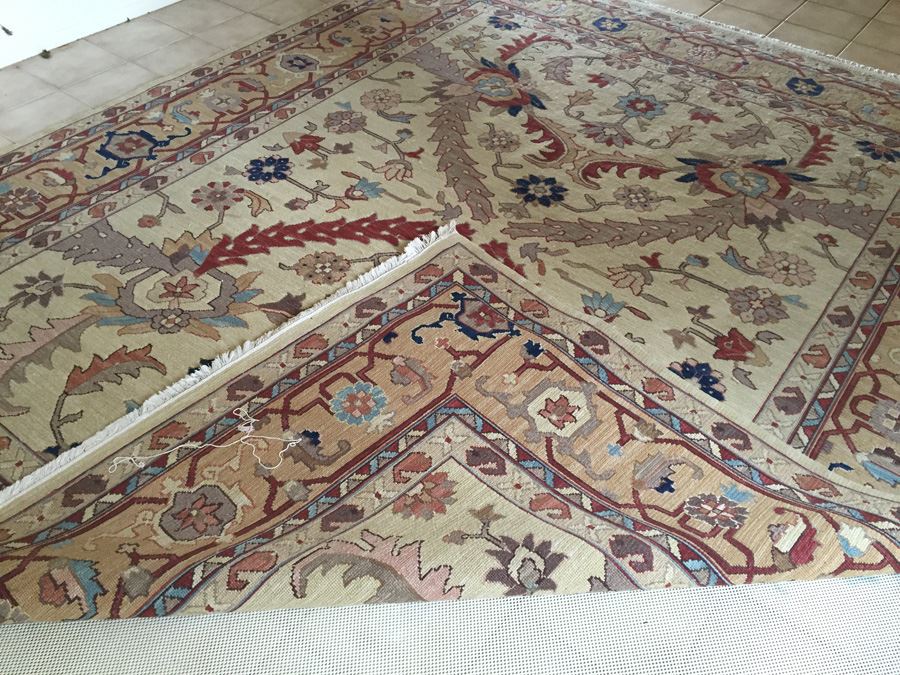Flat-Woven Persian Area Rug Measures [Photo 11]